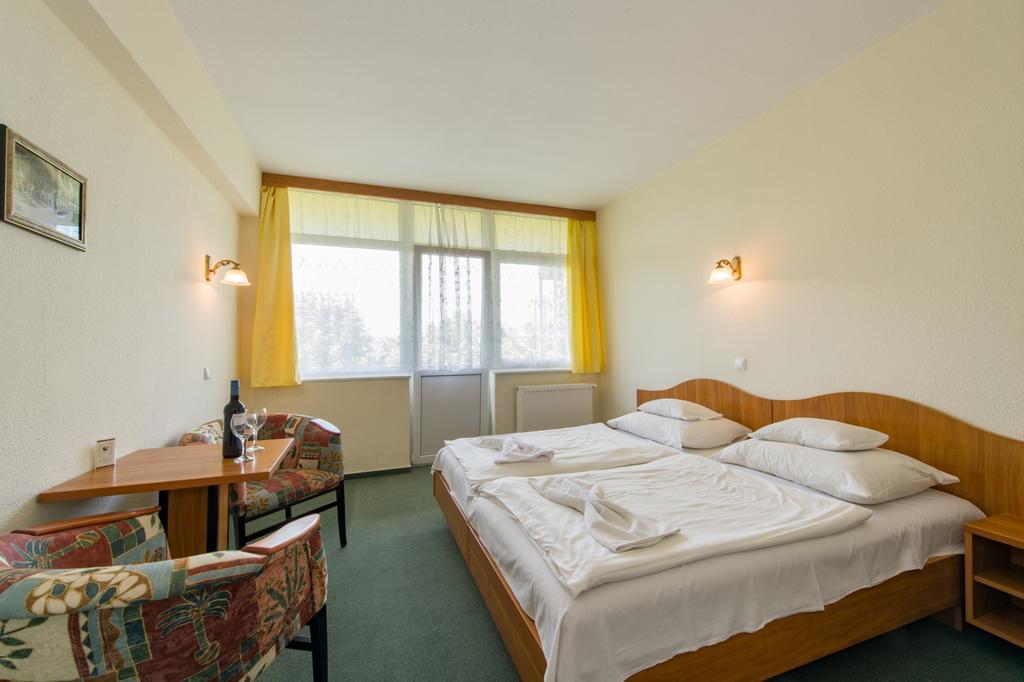 Hotel Nostra Siófok Exterior foto